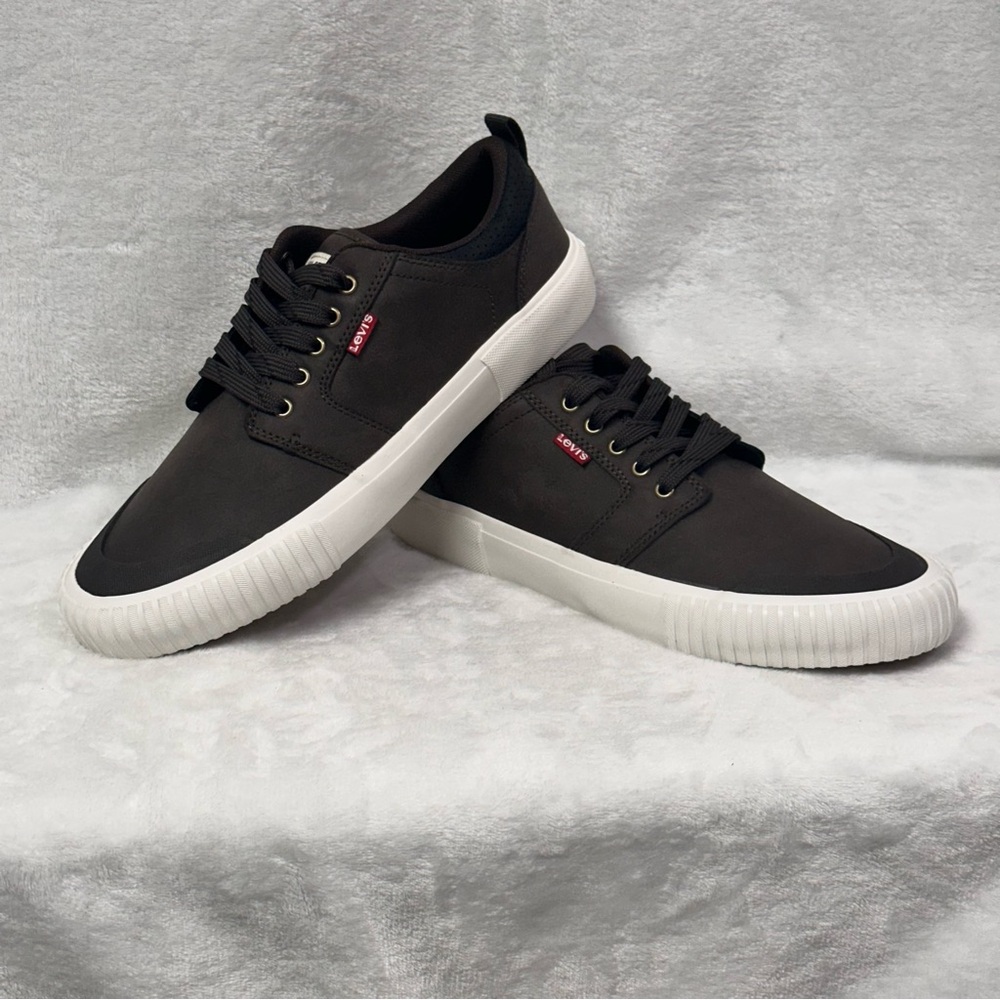 Levi’s‎ Men’s Sneakers 51063101B1 Faux Leather Chocolate Brown White Trim Size 9